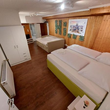 Basement Apartment โคโลญ ภายนอก รูปภาพ