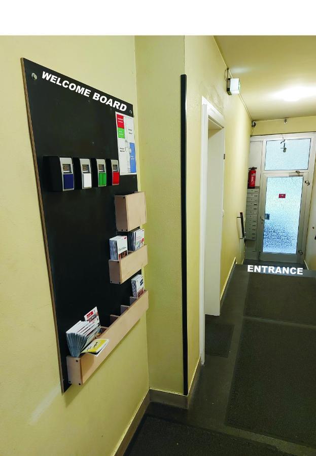 Basement Apartment โคโลญ ภายนอก รูปภาพ