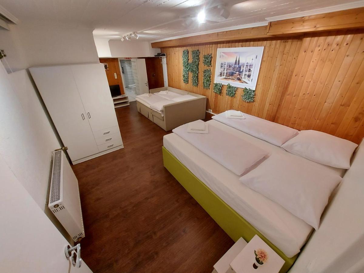 Basement Apartment โคโลญ ภายนอก รูปภาพ