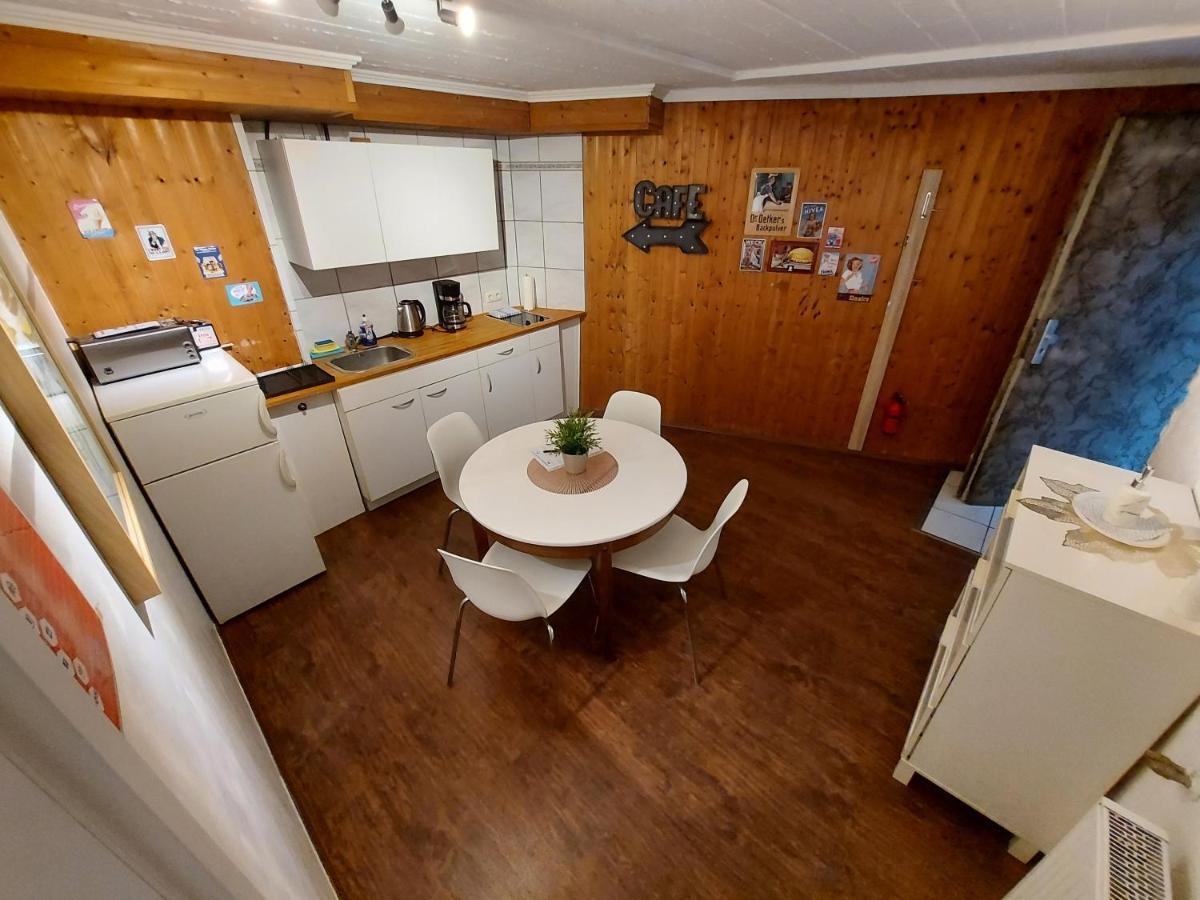 Basement Apartment โคโลญ ภายนอก รูปภาพ