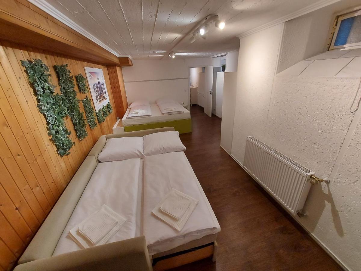 Basement Apartment โคโลญ ภายนอก รูปภาพ